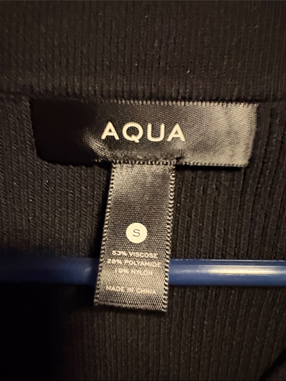 Aqua Black V-Neck Cropped Button-Front Cardigan - Picture 2 of 11